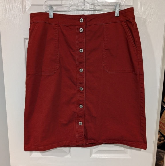 Liz Claiborne Burnt Red Button-Front Pencil Skirt in Size 14 - Picture 1 of 8